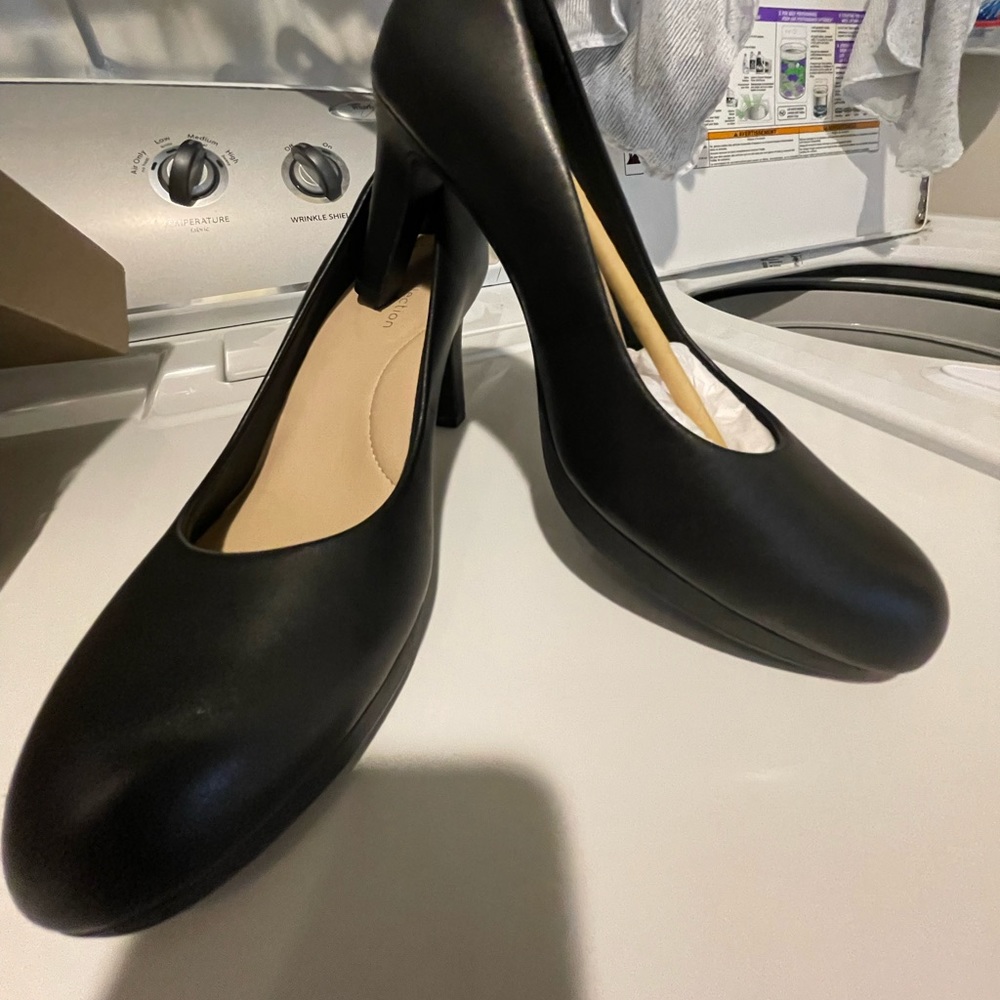 Clarks Adrian Viola Leather Pumps, Black, size 6, NWB